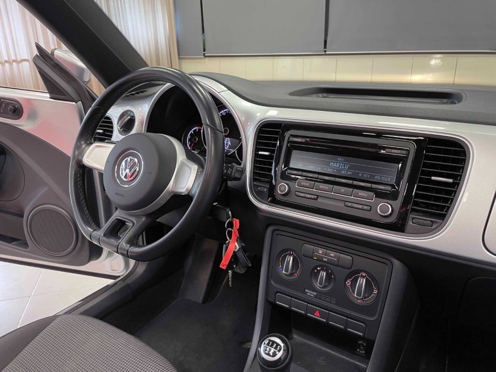 VOLKSWAGEN Maggiolino CABRIO 1.6 TDI DESIGN 105CV - 62