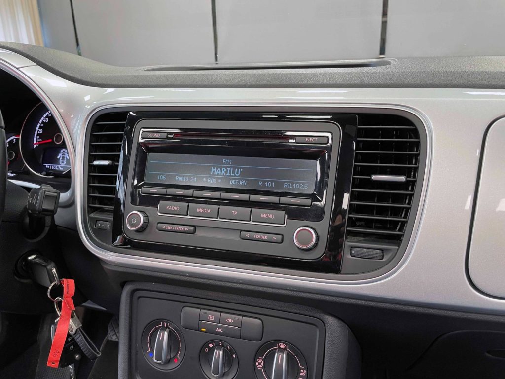 VOLKSWAGEN Maggiolino CABRIO 1.6 TDI DESIGN 105CV - 63