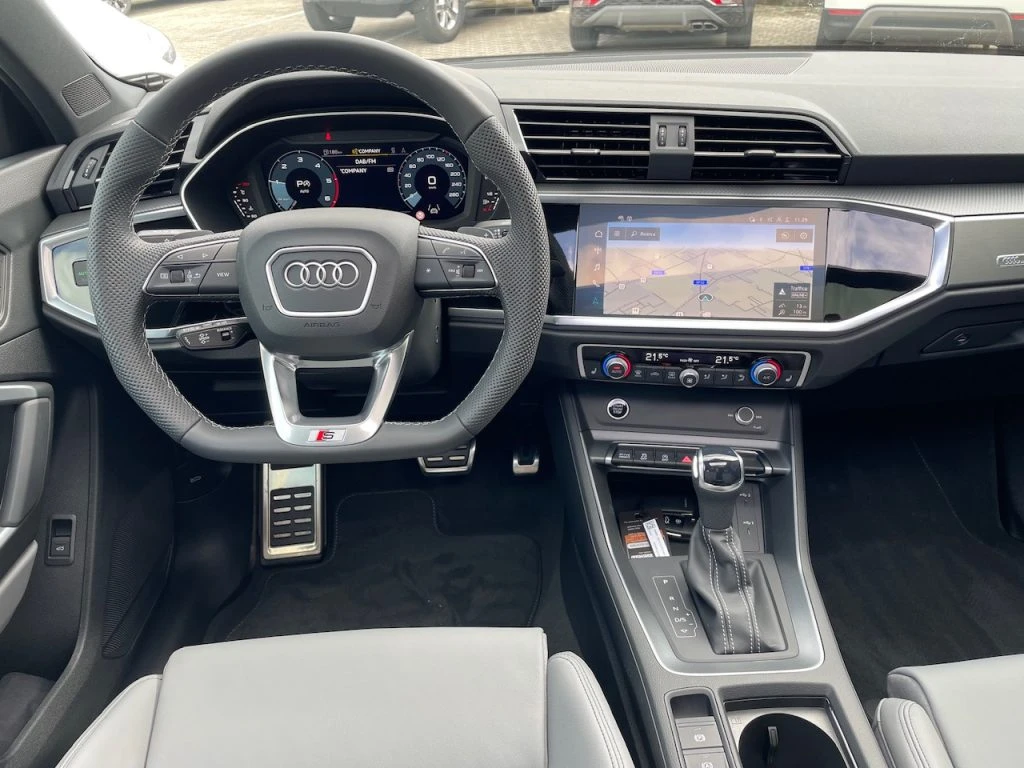 AUDI Q3 35 SPB TDI S-Tronic Identity Black LIST. €66.980 - 11