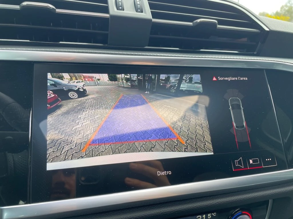 AUDI Q3 35 SPB TDI S-Tronic Identity Black LIST. €66.980 - 15