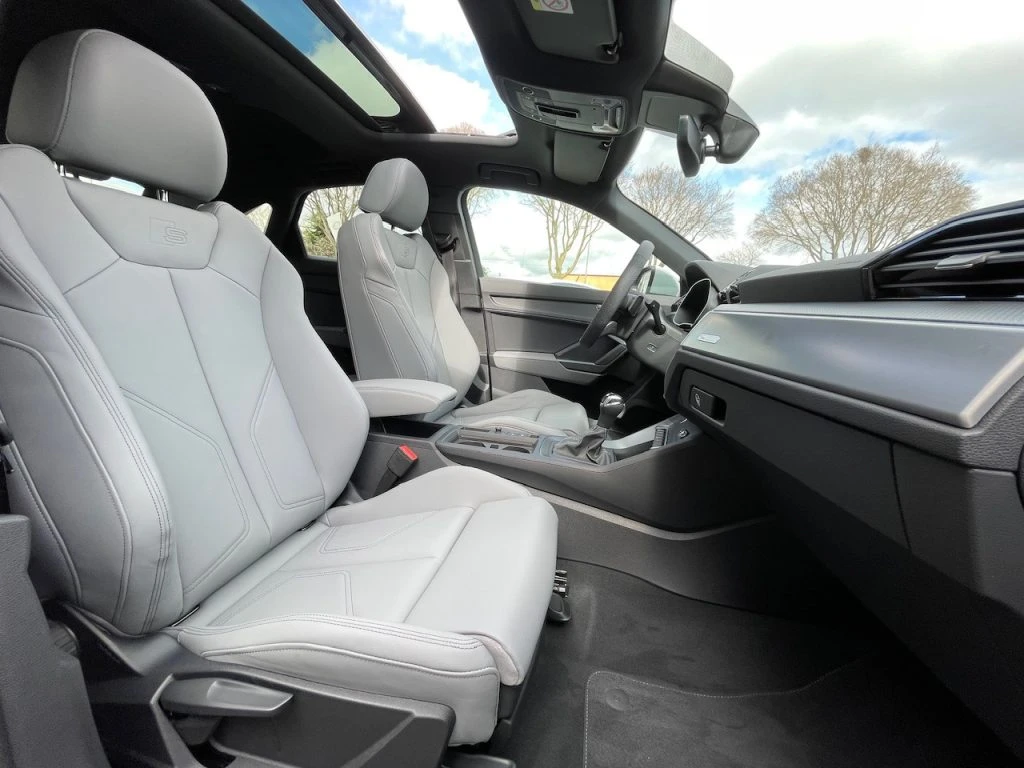 AUDI Q3 35 SPB TDI S-Tronic Identity Black LIST. €66.980 - 18