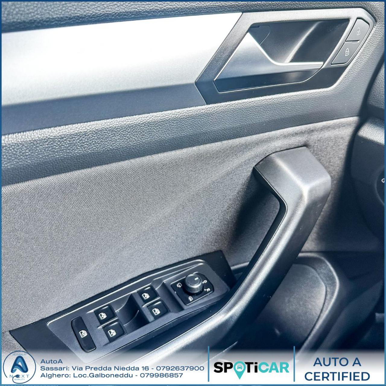 VOLKSWAGEN T-Roc 1.0 TSI Style - 25