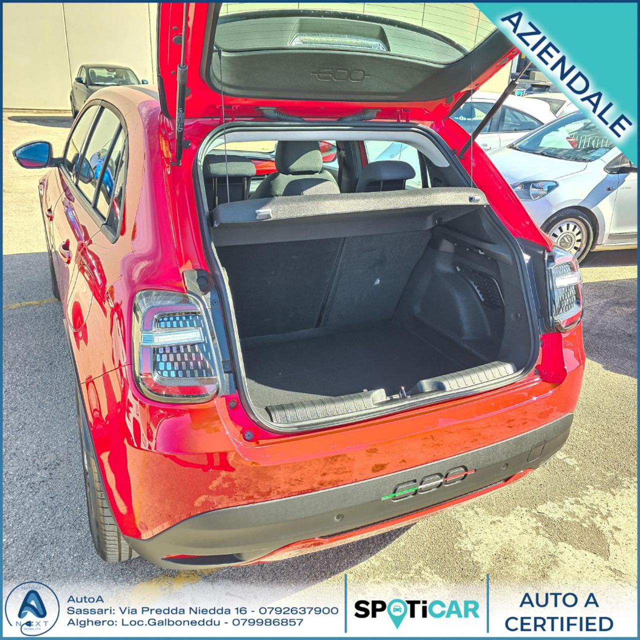 FIAT 600e Red - 27