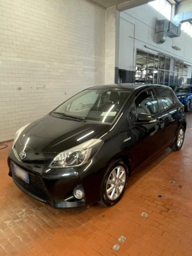 TOYOTA Yaris Nero pastello