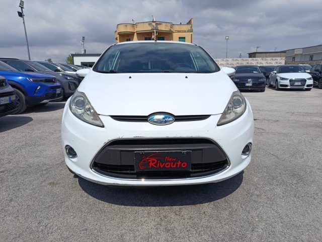 FORD Fiesta Bianco pastello