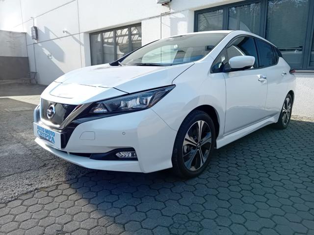 NISSAN Leaf Bianco pastello