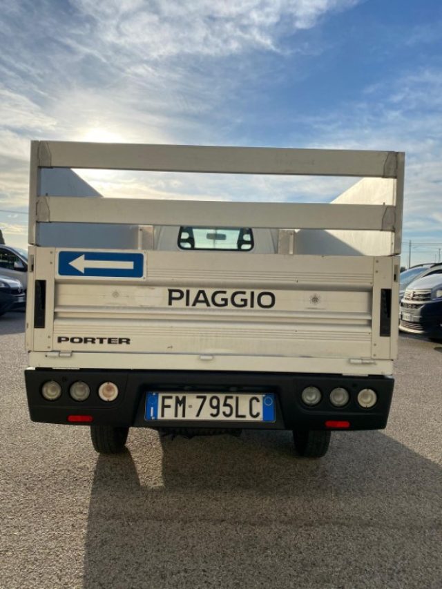 PIAGGIO Porter Bianco pastello