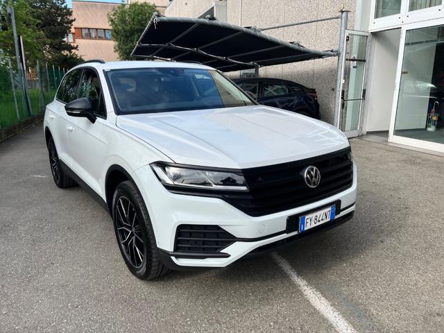 VOLKSWAGEN Touareg Bianco pastello