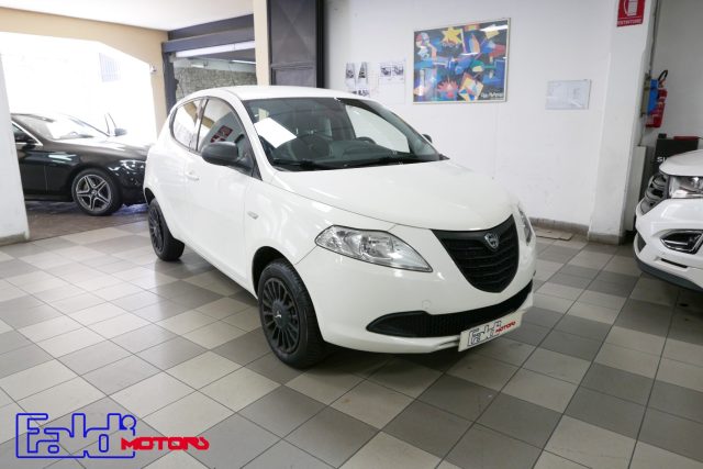LANCIA Ypsilon Bianco pastello