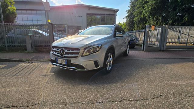 MERCEDES-BENZ GLA 200 Argento metallizzato