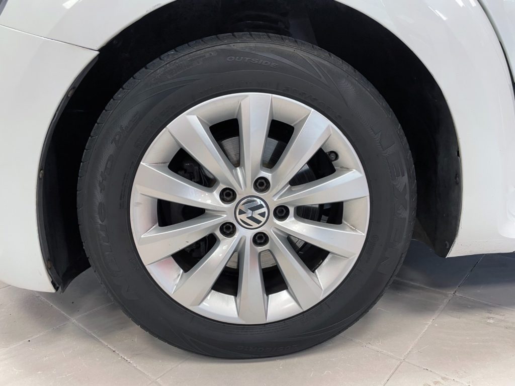 VOLKSWAGEN Maggiolino CABRIO 1.6 TDI DESIGN 105CV - 14