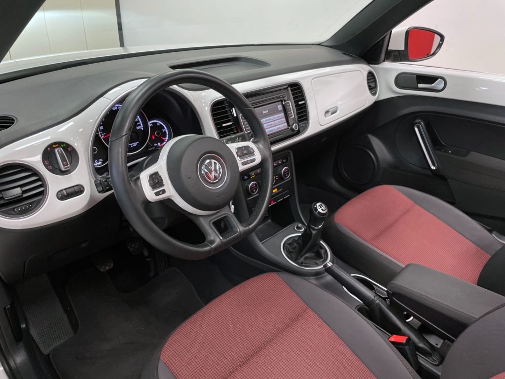 VOLKSWAGEN Maggiolino CABRIO 1.6 TDI DESIGN 105CV - 17