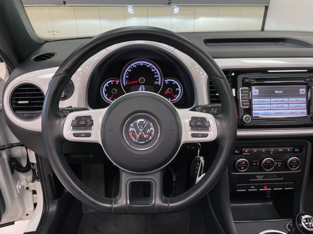 VOLKSWAGEN Maggiolino CABRIO 1.6 TDI DESIGN 105CV - 21