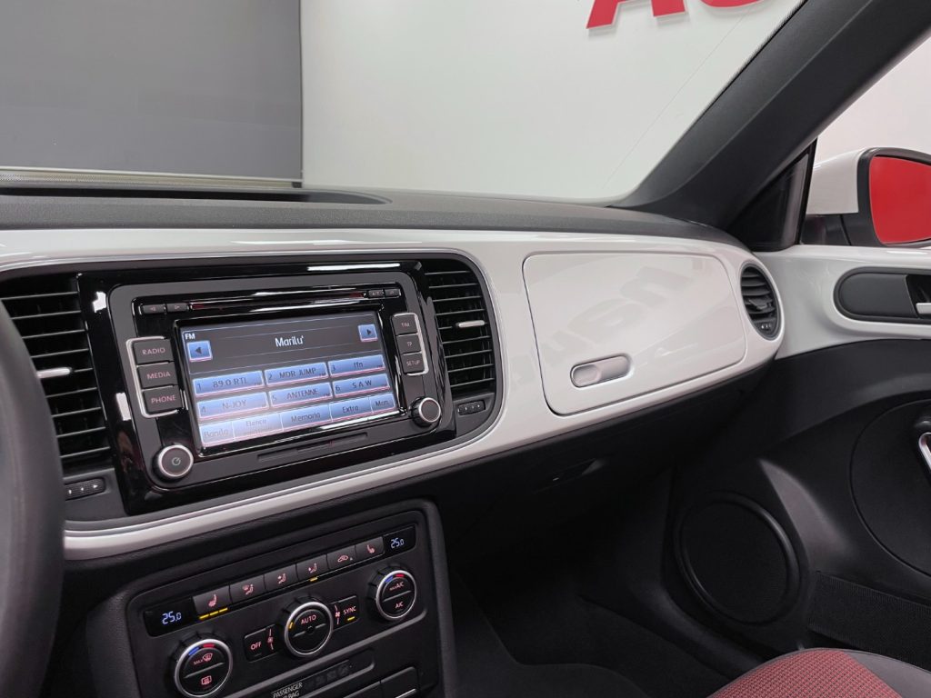 VOLKSWAGEN Maggiolino CABRIO 1.6 TDI DESIGN 105CV - 25