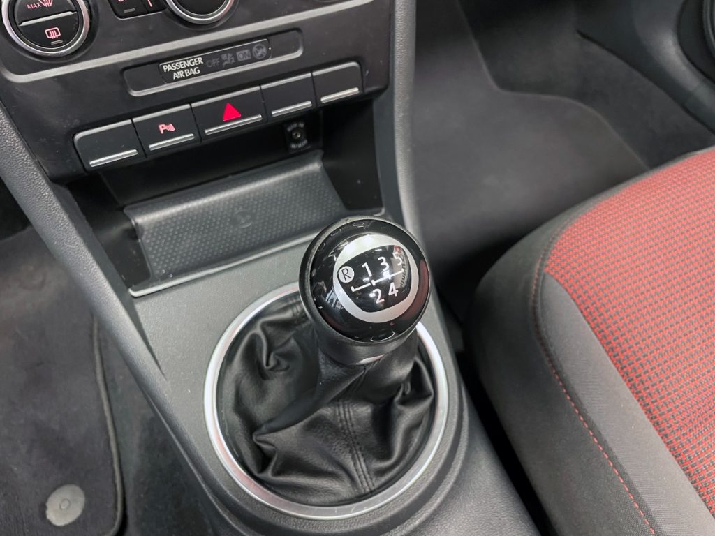 VOLKSWAGEN Maggiolino CABRIO 1.6 TDI DESIGN 105CV - 28