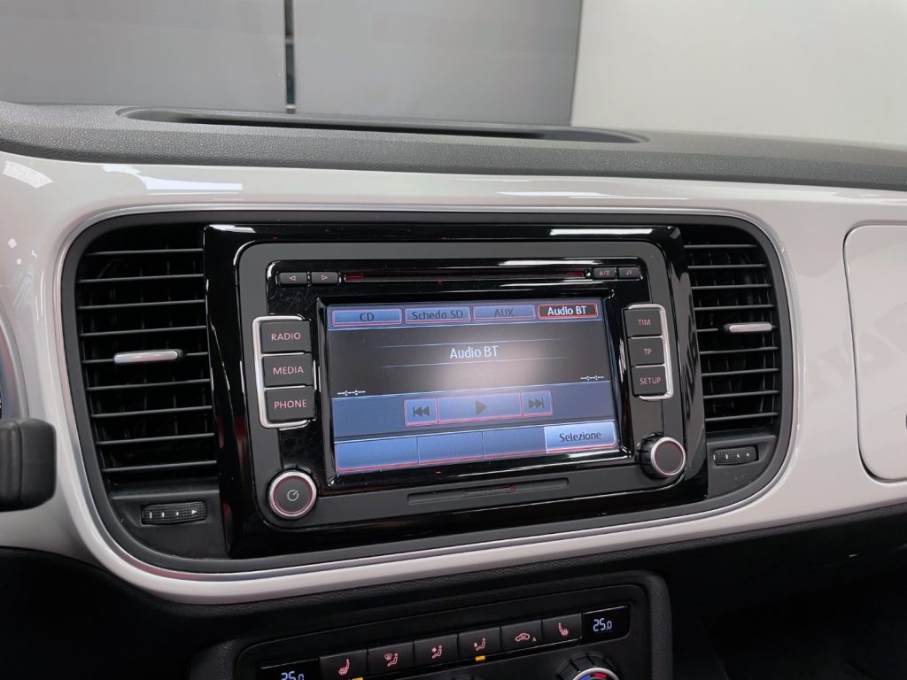 VOLKSWAGEN Maggiolino CABRIO 1.6 TDI DESIGN 105CV - 67