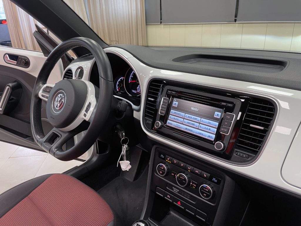 VOLKSWAGEN Maggiolino CABRIO 1.6 TDI DESIGN 105CV - 71