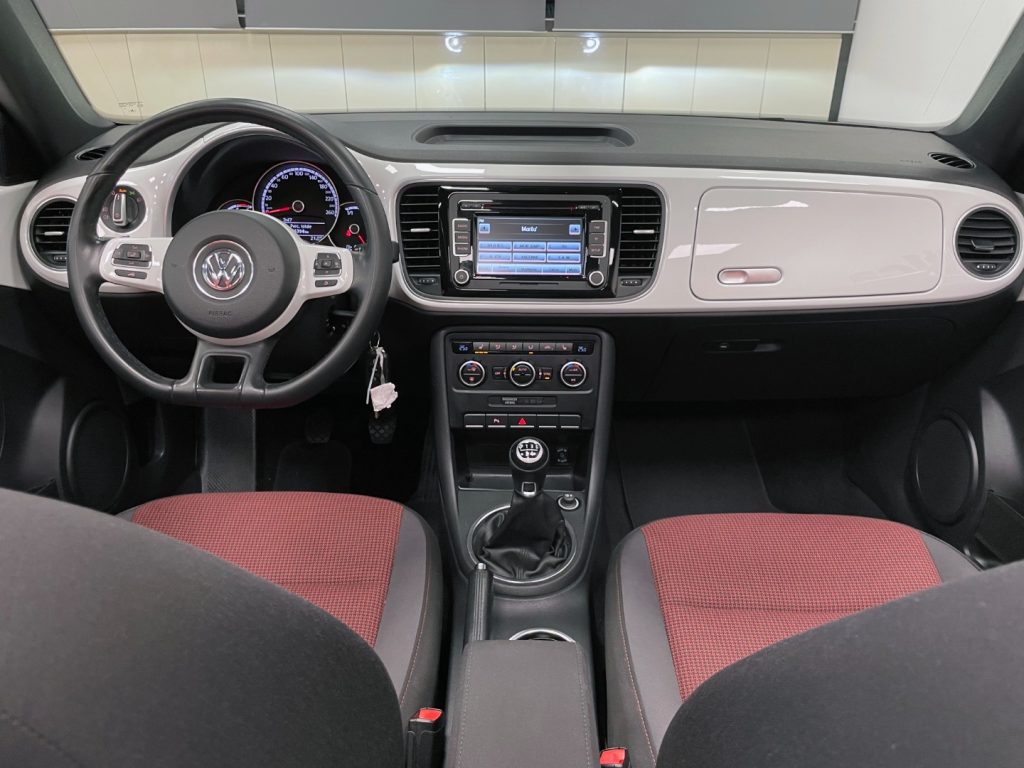 VOLKSWAGEN Maggiolino CABRIO 1.6 TDI DESIGN 105CV - 75