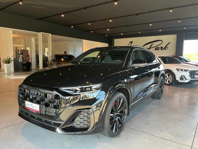 AUDI Q8 Nero metallizzato