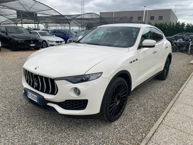 MASERATI Levante Bianco metallizzato