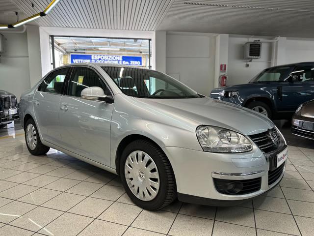 VOLKSWAGEN Jetta Argento metallizzato