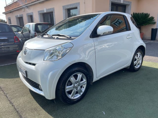 TOYOTA iQ Bianco metallizzato