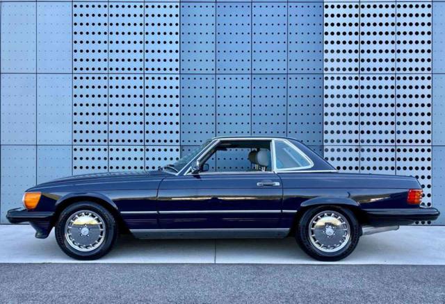 MERCEDES-BENZ SL 560 Blu pastello
