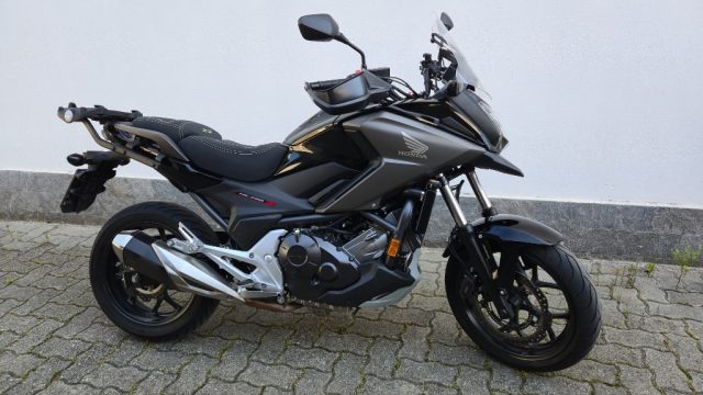 HONDA NC750X Nero pastello