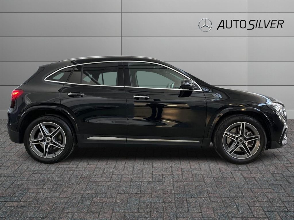 MERCEDES-BENZ GLA 200 d Automatic 4Matic AMG Line ADVANCED PLUS - 4