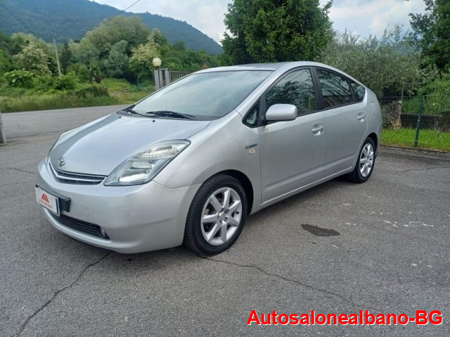 TOYOTA Prius Argento metallizzato