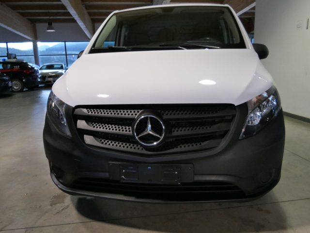 MERCEDES-BENZ Vito Weiß pastell