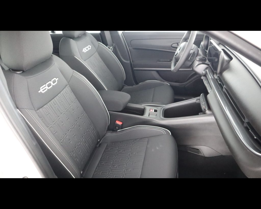 FIAT 600 Hybrid- 1.2 Hybrid 110CV - 17