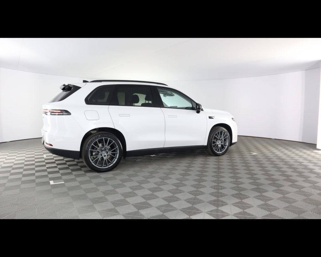 LEAPMOTOR C10 REEV DESIGN MY 2025 - 7