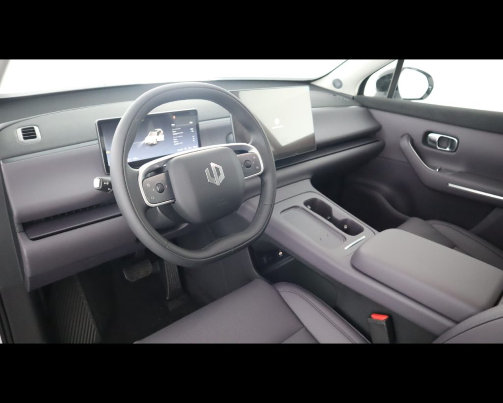 LEAPMOTOR C10 REEV DESIGN MY 2025 - 13