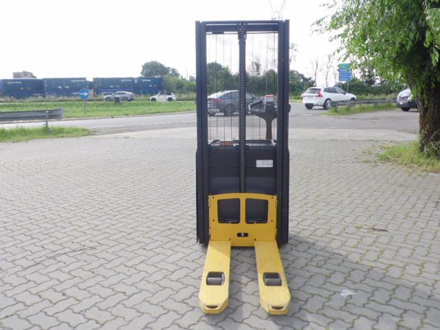 YALE  Giallo pastello
