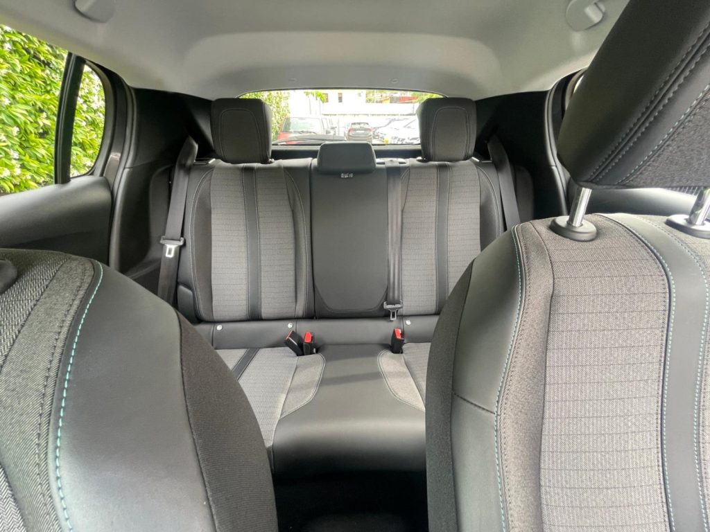 PEUGEOT 208 PureTech 100 Stop&Start 5 porte Allure Pack aut - 19