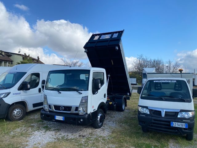 NISSAN  Bianco pastello