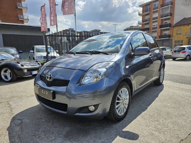 TOYOTA Yaris Grigio scuro metallizzato