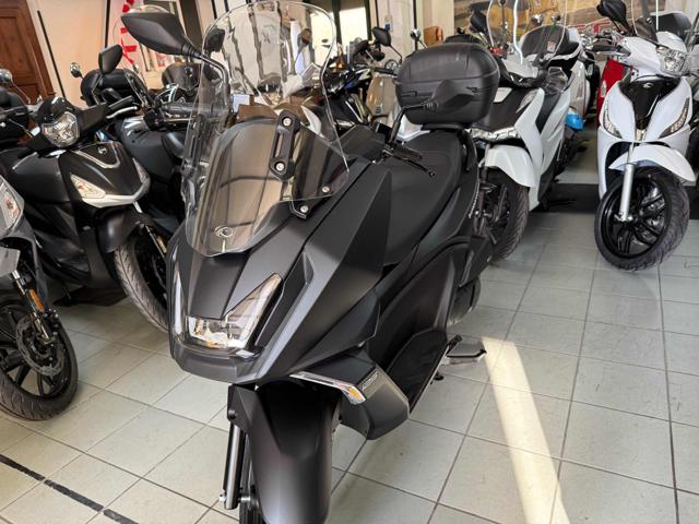 KYMCO Skytown 125 NERO OPACO pastello