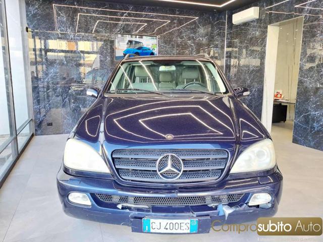 MERCEDES-BENZ ML 270 Bleu Pastel