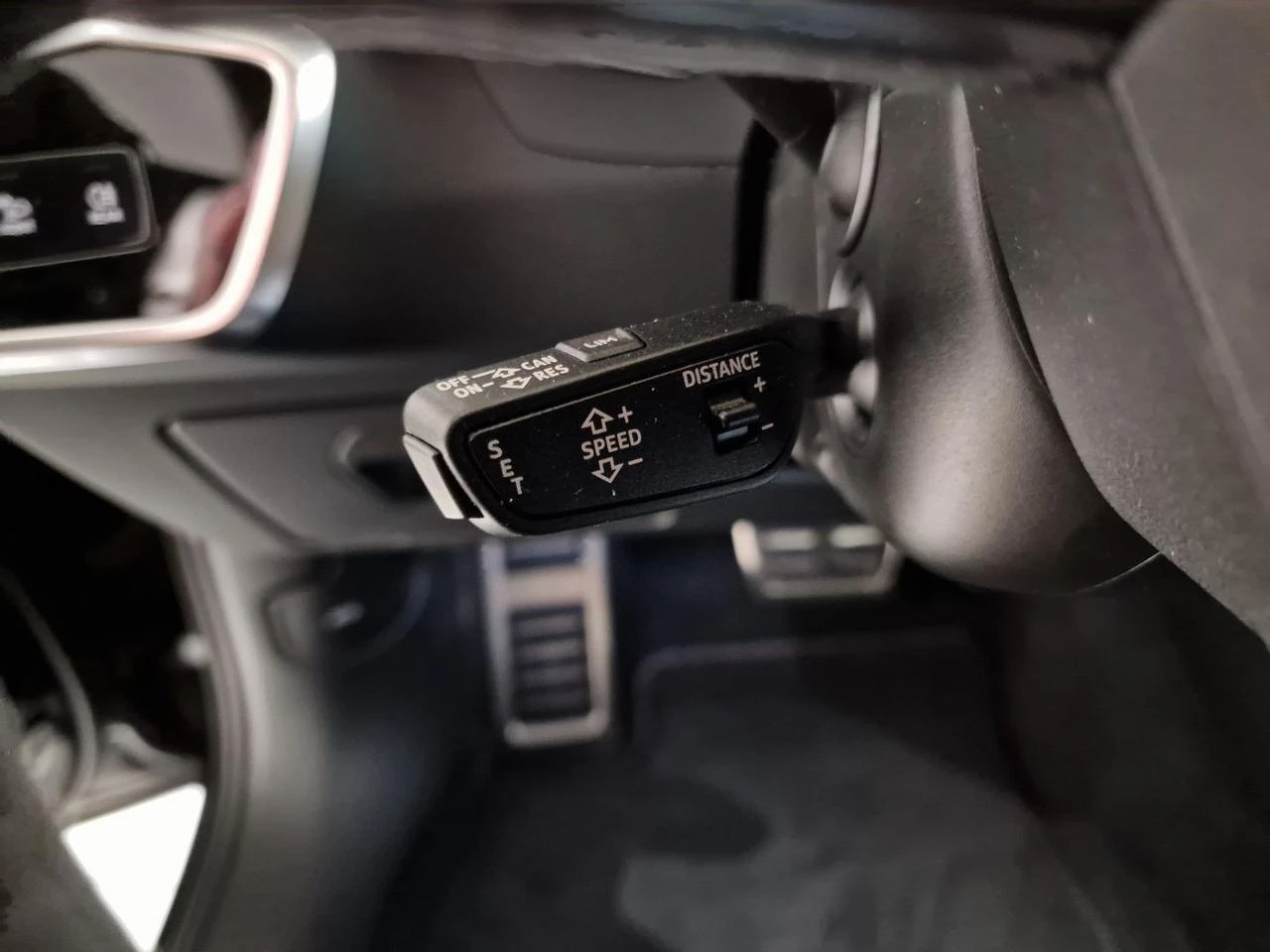 AUDI RS6 Avant 4.0 TFSI V8 quattro tiptronic - 23