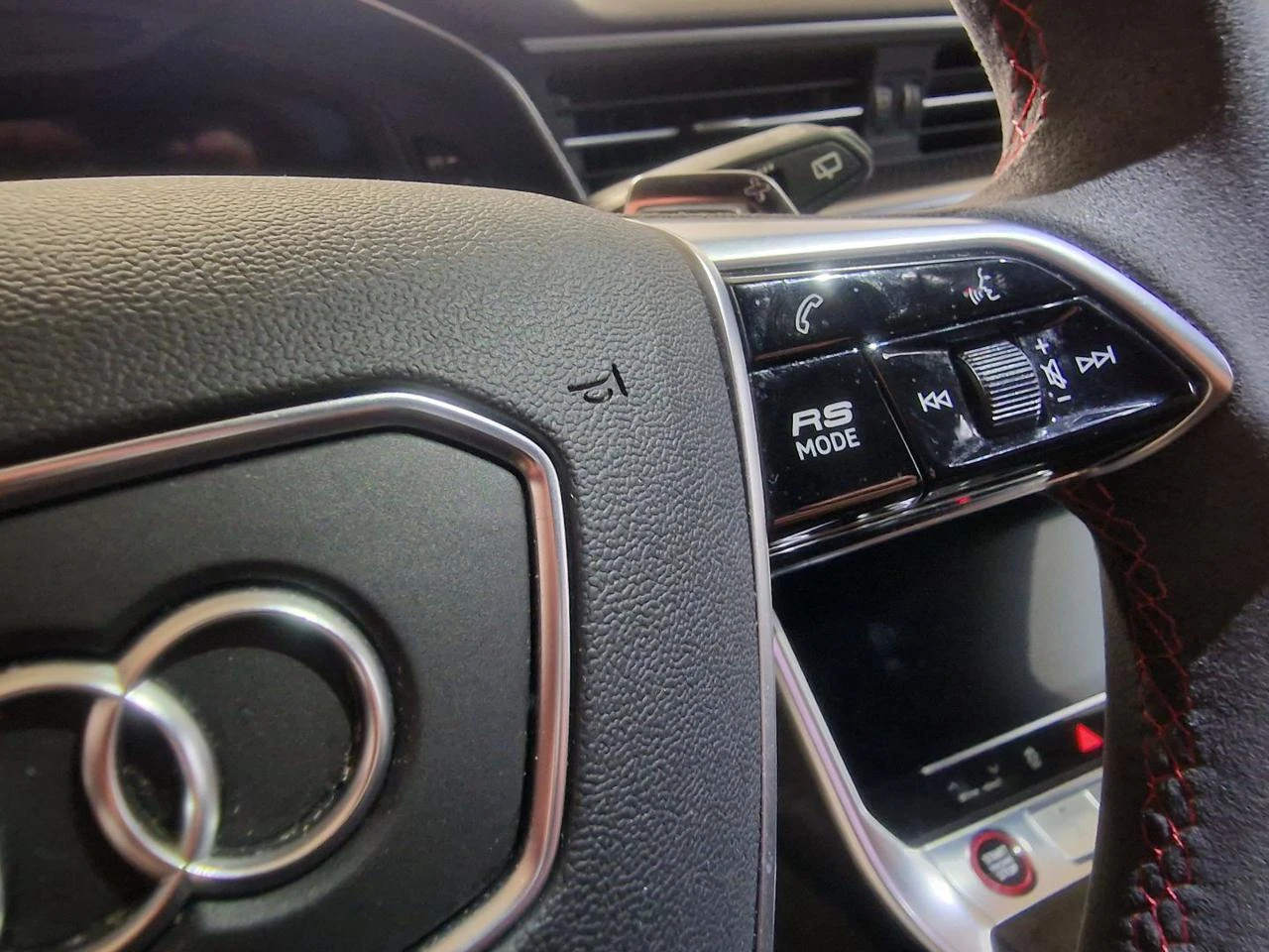 AUDI RS6 Avant 4.0 TFSI V8 quattro tiptronic - 24