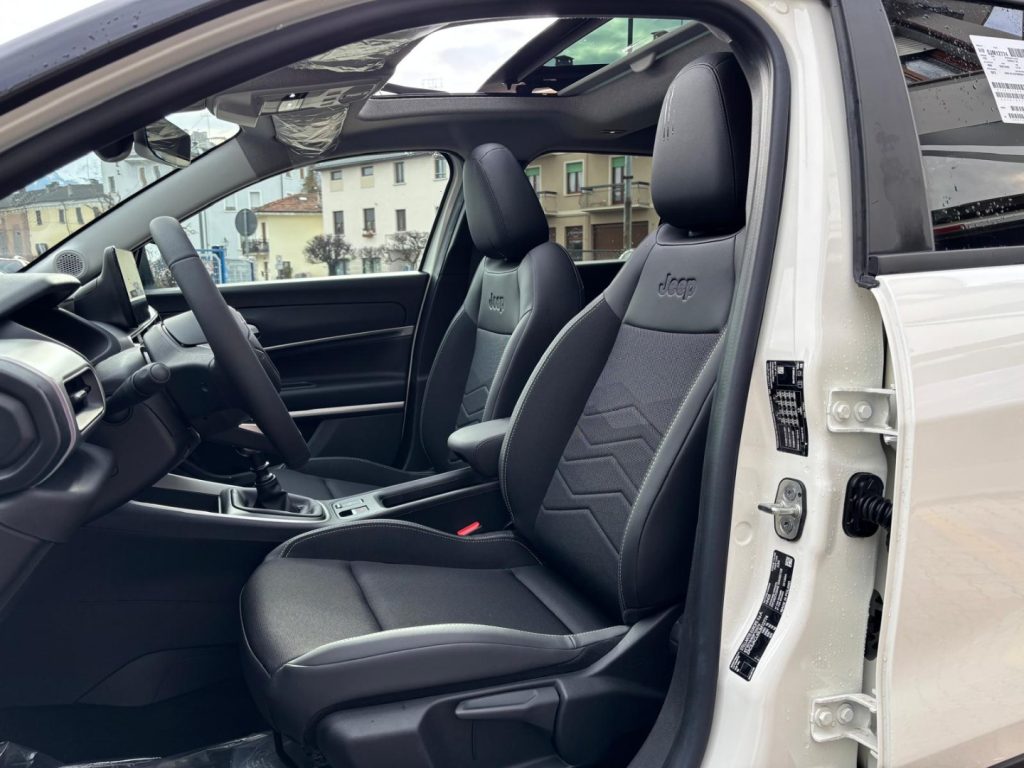 JEEP Avenger 1.2T Summit TETTO ELETTR-NAVI-PORTELLO HAND FREE - 26