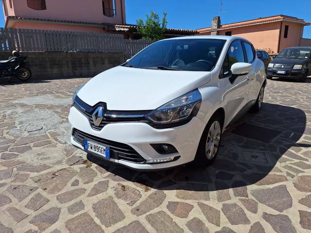 RENAULT Clio Bianco pastello
