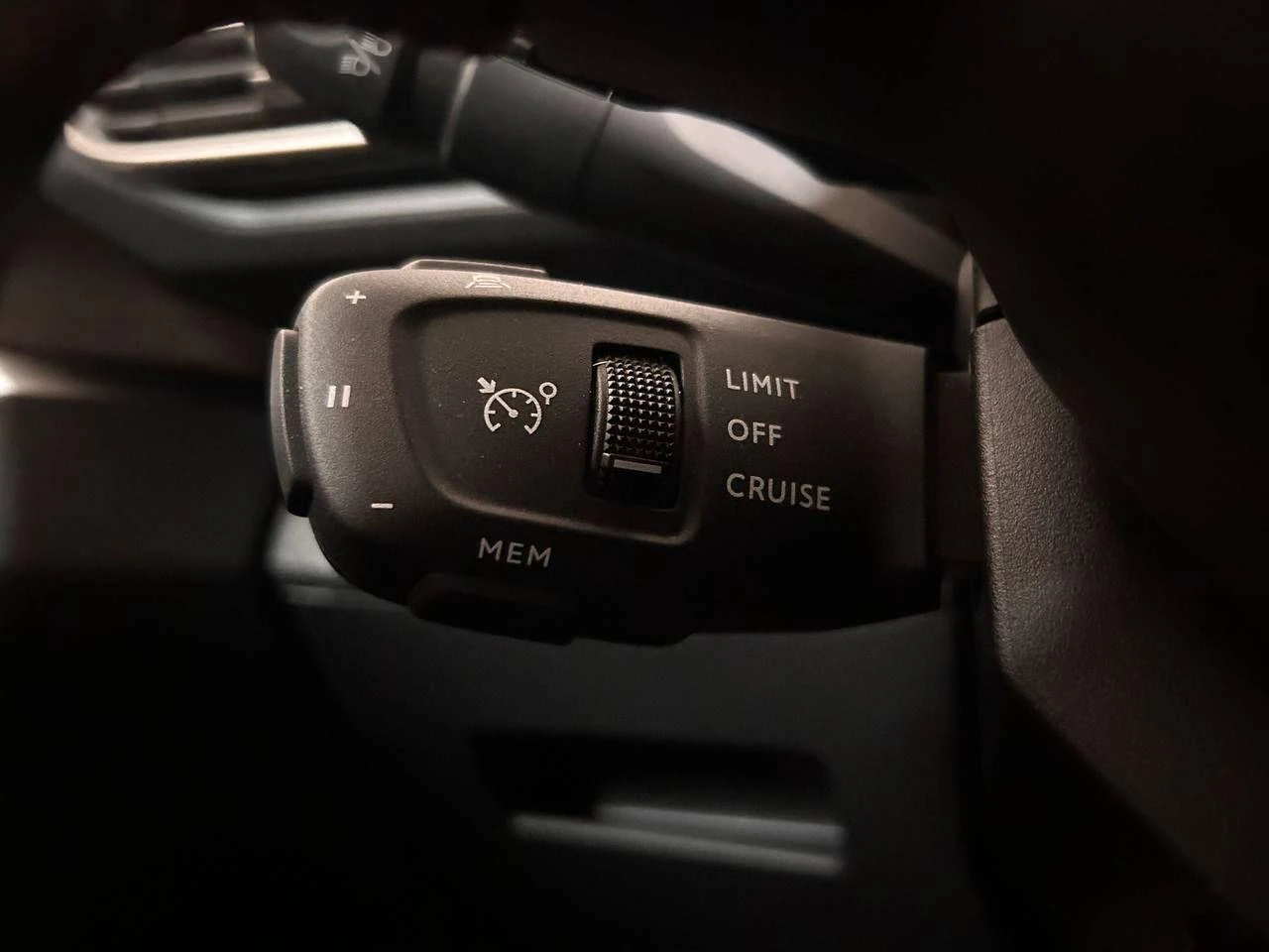 PEUGEOT 3008 Hybrid4 300 e-EAT8 GT Pack TETTO APRIBILE - 21