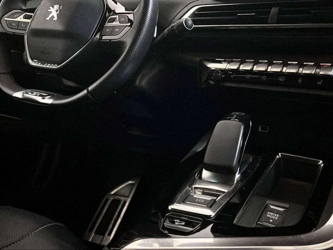 PEUGEOT 3008 Hybrid4 300 e-EAT8 GT Pack TETTO APRIBILE - 29