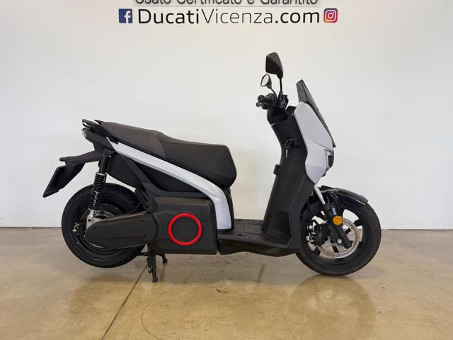 SEAT MO Bianco pastello