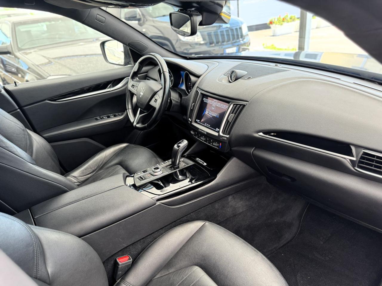 MASERATI Levante V6 Diesel Q4 250cv - 10