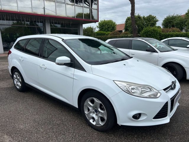 FORD Focus Bianco pastello