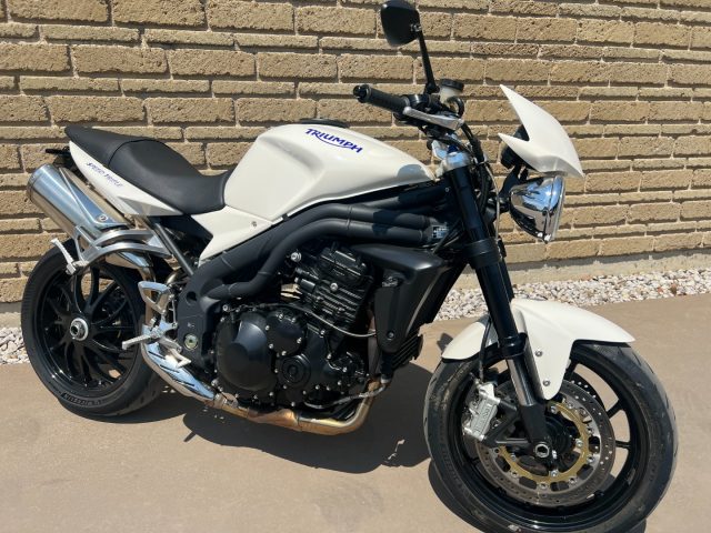 TRIUMPH Speed Triple 1050 Bianco pastello